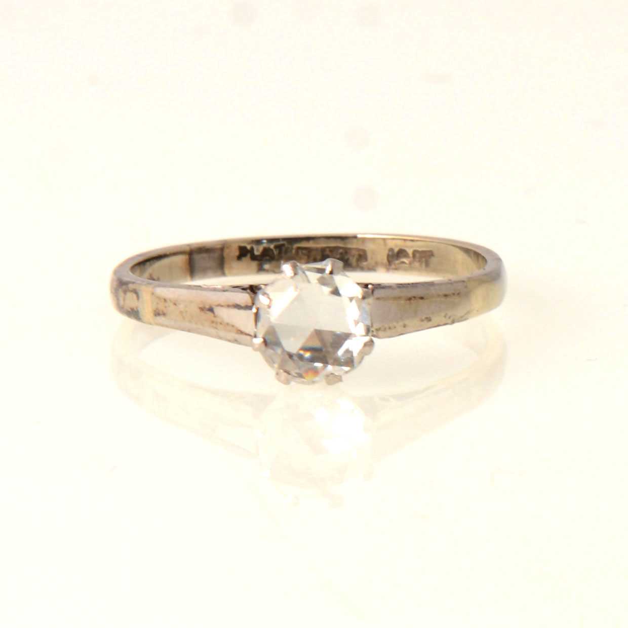 Lot 59 - A diamond solitaire ring.