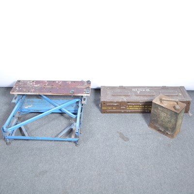 Lot 581 - Quantity of old hand tools