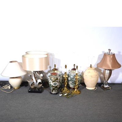 Lot 279 - A collection of table lamps.