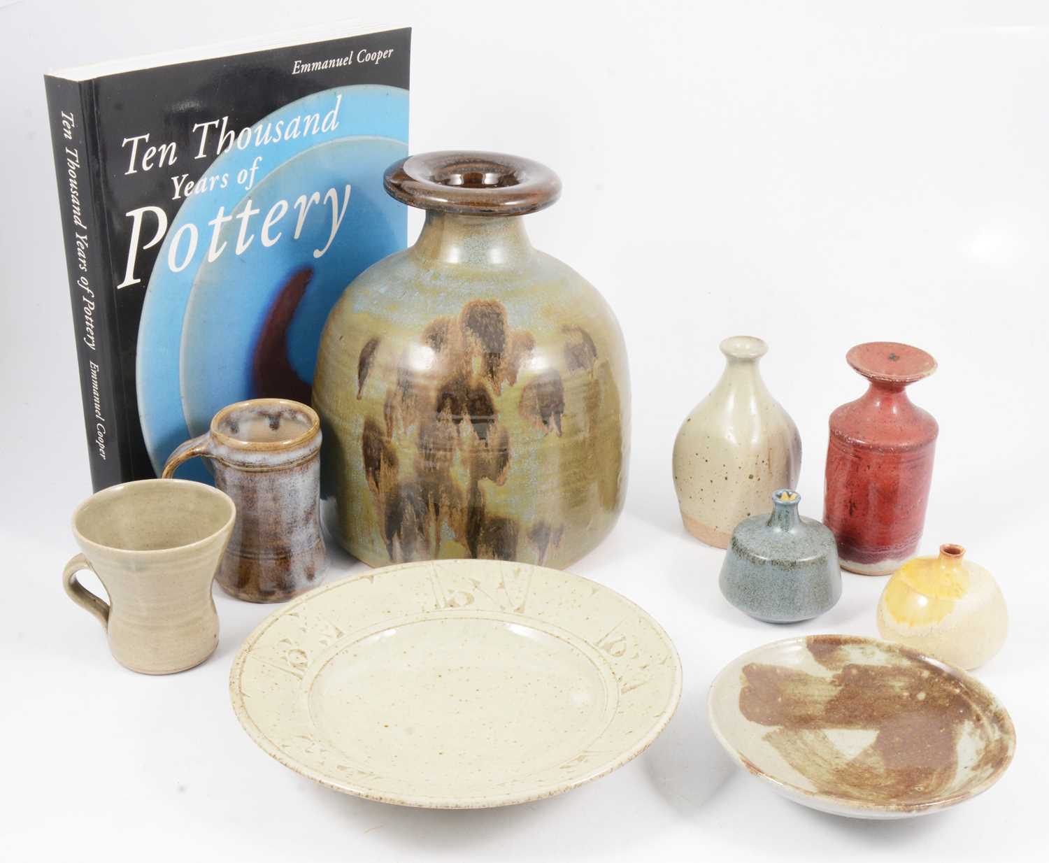 Lot 1036 - A collection of nine studio pottery items