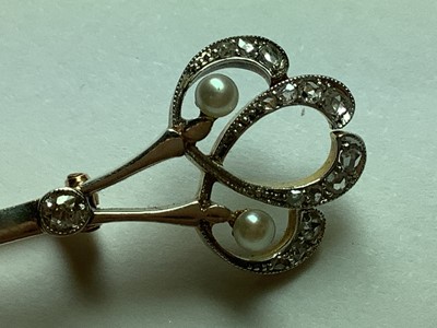 Lot 89 - A Belle Epoque diamond and seed pearl brooch.