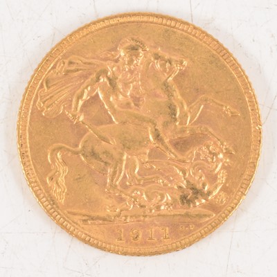 Lot 220 - George V gold Sovereign coin, 1911