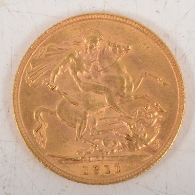 Lot 219 - George V gold Sovereign coin, 1911