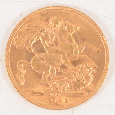 Lot 218 - George V gold Sovereign coin, 1911