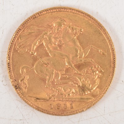 Lot 217 - George V gold Sovereign coin, 1911