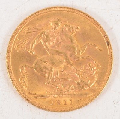 Lot 216 - George V gold Sovereign coin, 1911