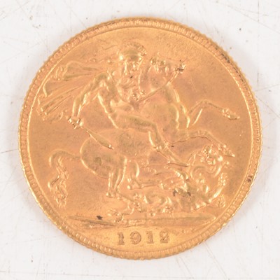 Lot 215 - George V gold Sovereign coin, 1912