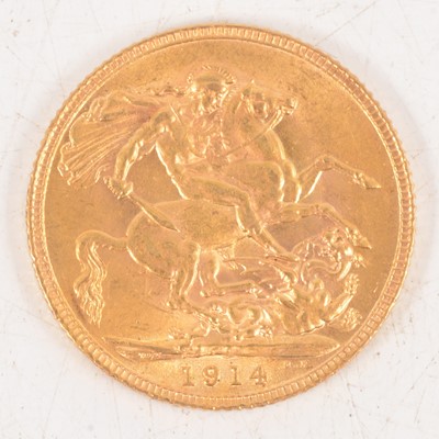 Lot 200 - George V gold Sovereign coin, 1914