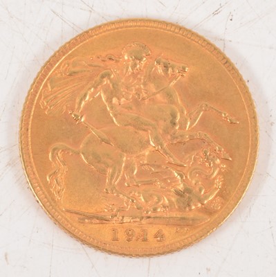 Lot 201 - George V gold Sovereign coin, 1914