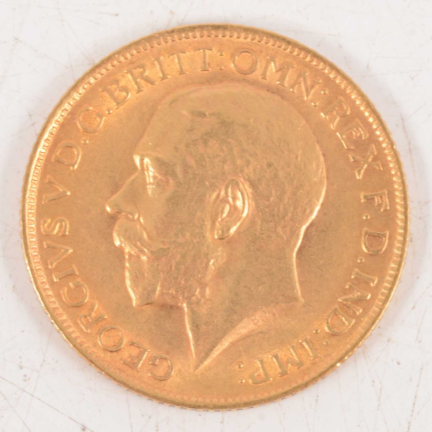 Lot 203 - George V gold Sovereign coin, 1914