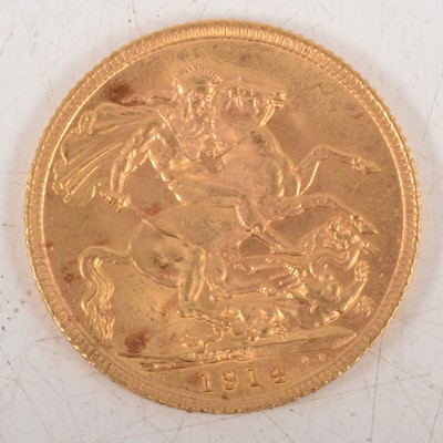 Lot 204 - George V gold Sovereign coin, 1914