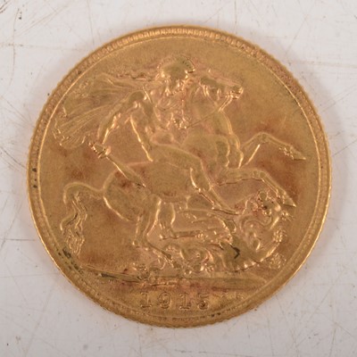 Lot 199 - George V gold Sovereign coin, 1915