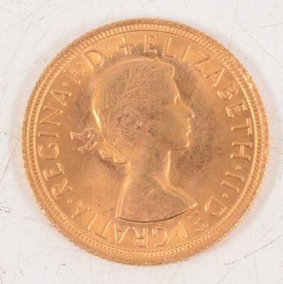 Lot 192 - Elizabeth II gold Sovereign coin, 1966