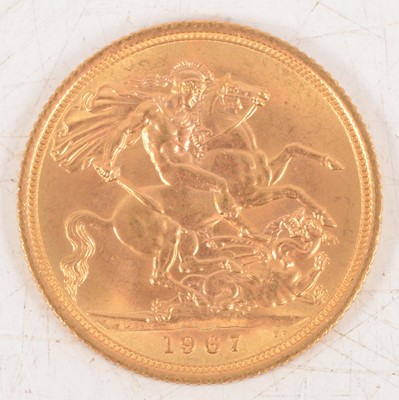 Lot 186 - Elizabeth II gold Sovereign coin, 1967