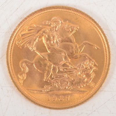 Lot 187 - Elizabeth II gold Sovereign coin, 1967