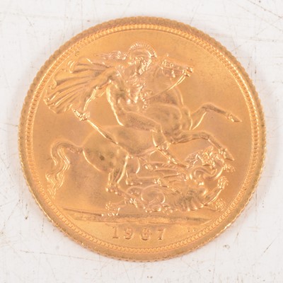 Lot 181 - Elizabeth II gold Sovereign coin, 1967