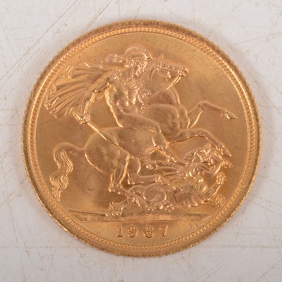 Lot 184 - Elizabeth II gold Sovereign coin, 1967