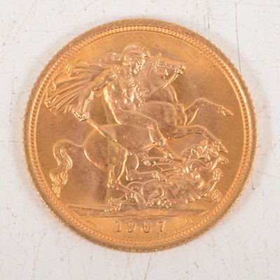 Lot 182 - Elizabeth II gold Sovereign coin, 1967