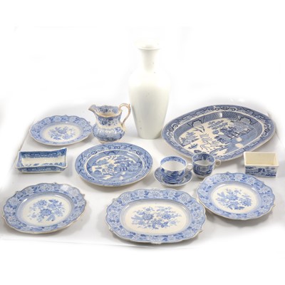 Lot 23 - A collection of blue and white transferware