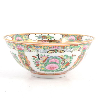 Lot 22 - A reproduction Chinese porcelain rosebowl