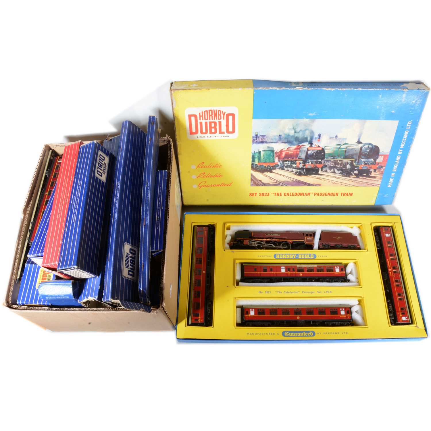 Lot 51 - Hornby Dublo OO gauge model railway set 2023, coaches and track.