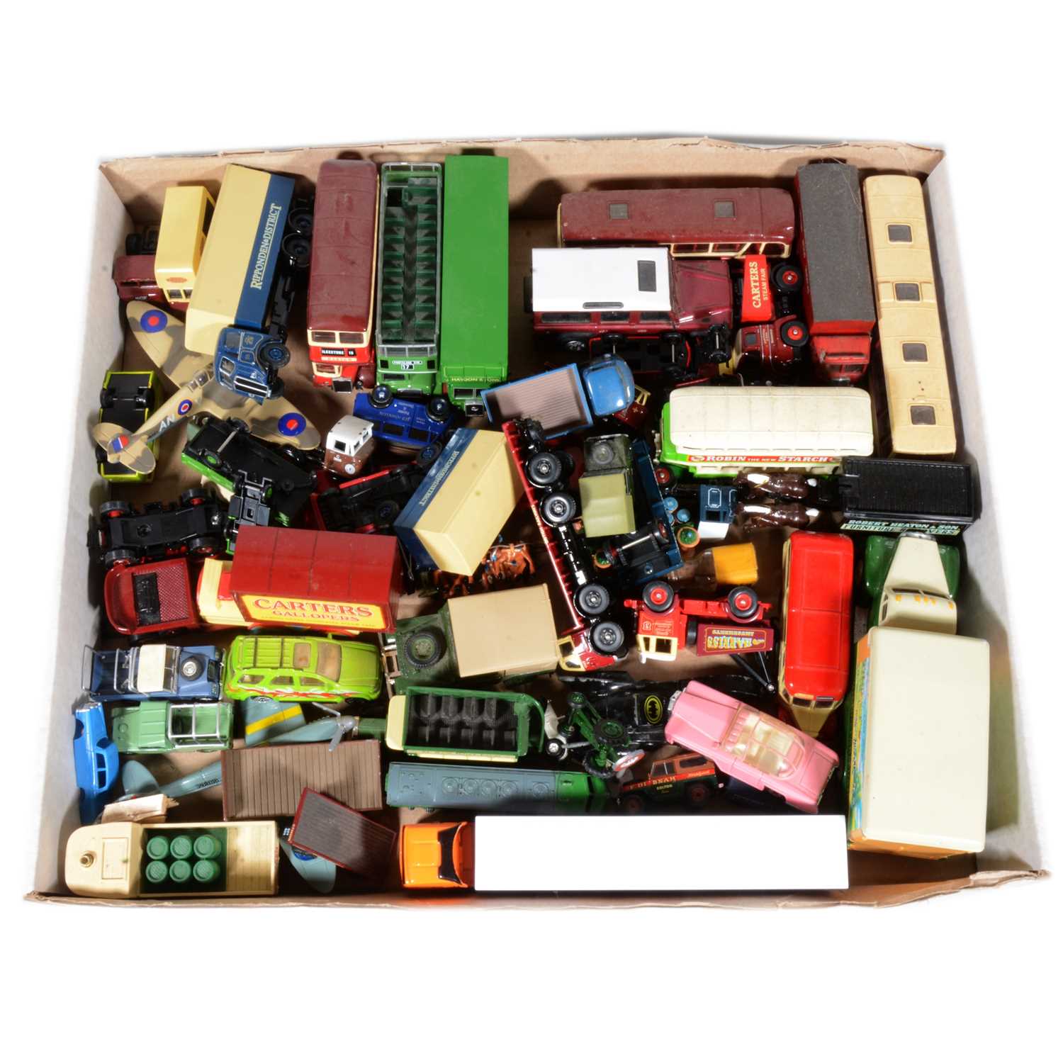 Lot 61 - One tray of loose modern die-cast vehicles and OO gauge track-side cars and trucks