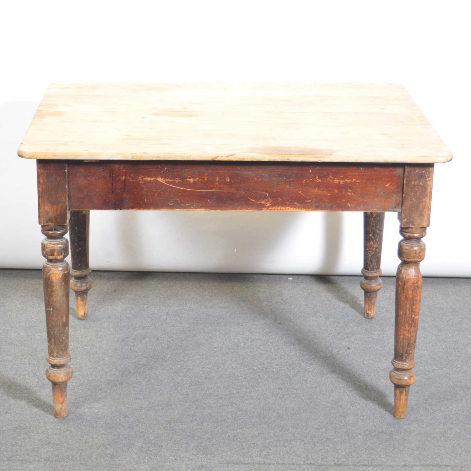 Lot 541 - Small pine kitchen table