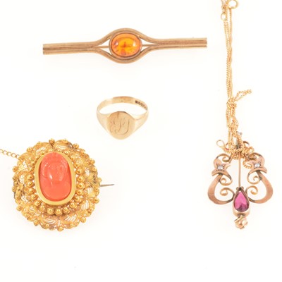 Lot 264 - A collection of gold and yellow metal jewellery.