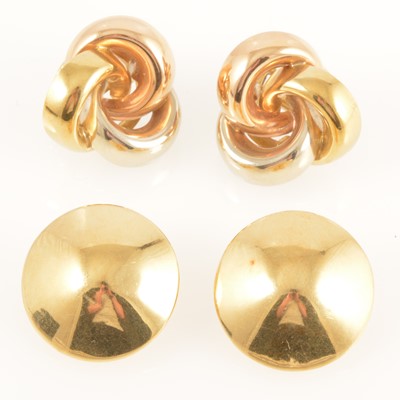 Lot 250 - Two pairs of 750 clip-on earrings.