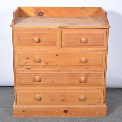 Lot 487 - Pine chest of drawers