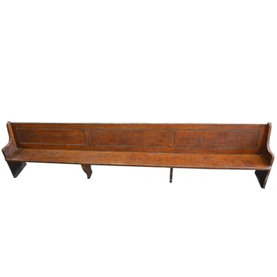 Lot 492 - An oak bench