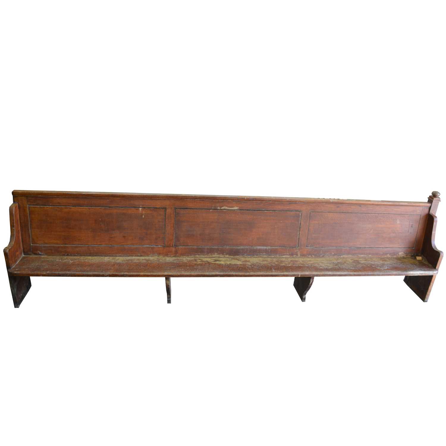 Lot 493 - An oak bench