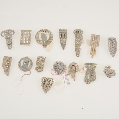 Lot 303 - Fifteen clear paste set single dress clips.