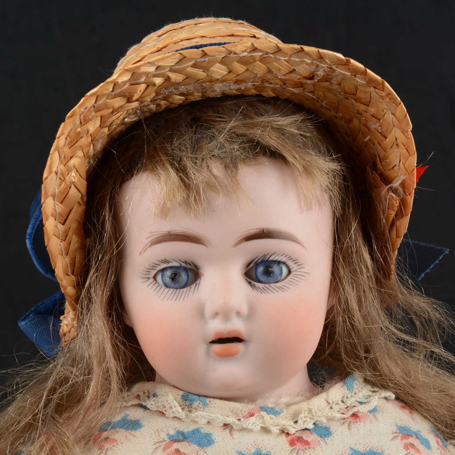 Poupée allemande tête porcelaine marquée en creux 1902 - 3/0 - plâtre non conforme en bas de Poupée allemande tête porcelaine marquée en creux 1902 - 3/0 - plâtre non conforme en bas de