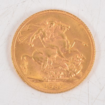Lot 199 - George V gold Sovereign coin, 1911, 8g.