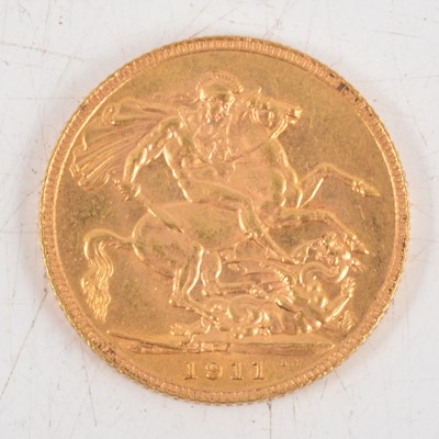Lot 202 - George V gold Sovereign coin, 1911, 8g.