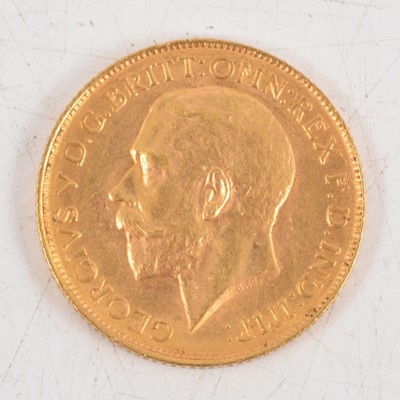 Lot 202 - George V gold Sovereign coin, 1911, 8g.