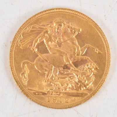 Lot 208 - George V gold Sovereign coin, 1912, 8g.