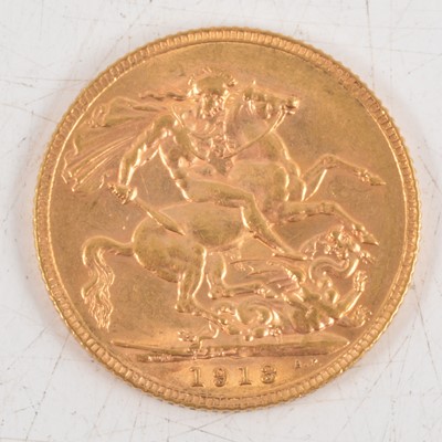 Lot 209 - George V gold Sovereign coin, 1913, 8g.