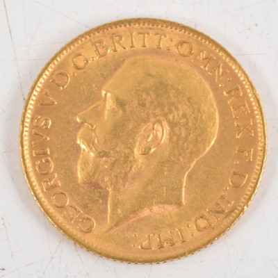 Lot 212 - George V gold Sovereign coin, 1913, 8g.