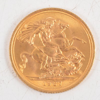 Lot 220 - Elizabeth II gold Sovereign coin, 1967, 8g.