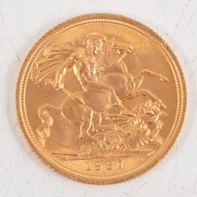 Lot 221 - Elizabeth II gold Sovereign coin, 1967, 8g.