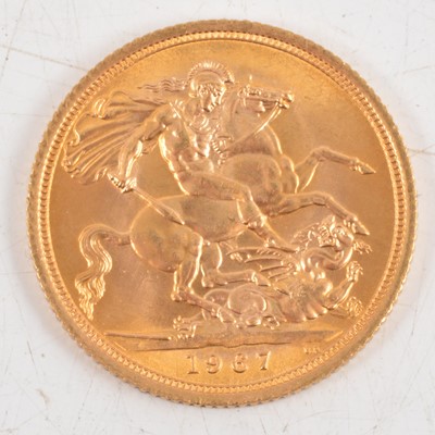 Lot 222 - Elizabeth II gold Sovereign coin, 1967, 8g.