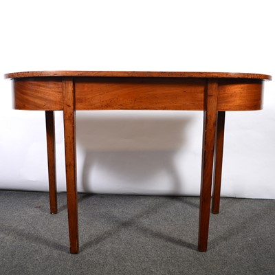 Lot 496 - Georgian mahogany side table