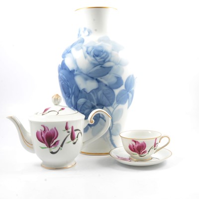 Lot 94 - Modern Arita bone china teaset, Noritake plates, Crown Devon cup and saucer and a Japanese vase.