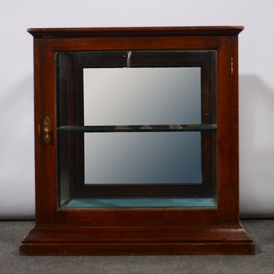 Lot 497 - Small mahogany table top display cabinet