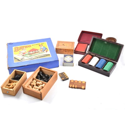 Lot 81 - Bayko No 1 Building Set, dice shakers, gaming chips, chess pieces and other toys/games.