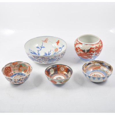 Lot 36 - Japanese bowls and pot.
