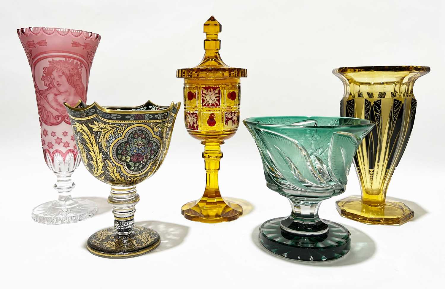 Lot 117 - Five items of decorative coloured glass.