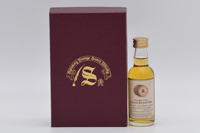 Lot 183 - Signatory Vintage - Jura 1966, 30 year old, presentation gift set